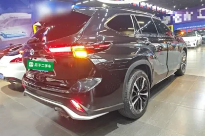 Toyota Crown Kluger 2023, 26200 км, за 33753 USD - фото 2