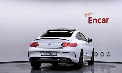 Mercedes-Benz C-Class 2018, 82192 км, за 20477.14 USD - фото 4