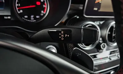 Mercedes-Benz C-Class 2018, 82192 км, за 20477.14 USD - фото 9