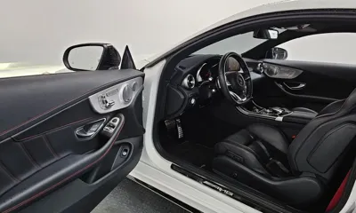Mercedes-Benz C-Class 2018, 82192 км, за 20477.14 USD - фото 10