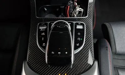 Mercedes-Benz C-Class 2018, 82192 км, за 20477.14 USD - фото 19