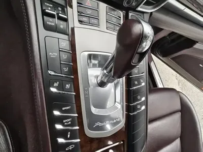 Porsche Panamera 2015, 197000 км, за 30765.12 USD