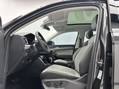 Volkswagen Tayron 2022, 15000 км, за 27714.15 USD