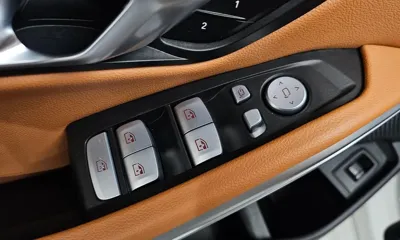 BMW 3-Series 2023, 29373 км, за 25173.13 USD - фото 36
