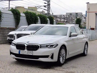 BMW 5-Series · 2021 год