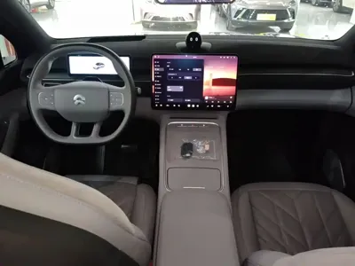 Nio EC6 2025, 13600 км, за 36638.49 USD - фото 10