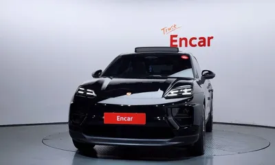 Porsche Macan 2025, 12299 км, за 67655.54 USD