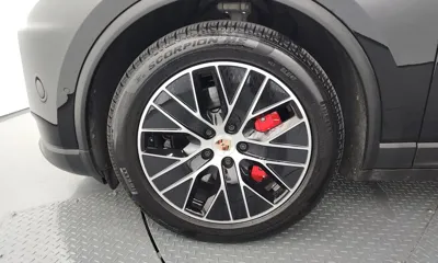 Porsche Macan 2025, 12299 км, за 67655.54 USD