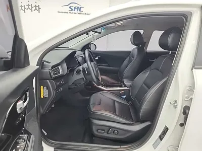 Kia Niro 2021, 22568 км, за 15536.63 USD - фото 11