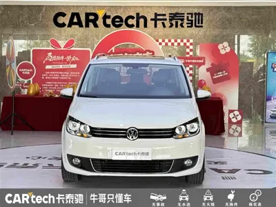 Volkswagen Touran 2015, 113000 км, за 4685.49 USD