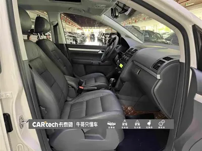 Volkswagen Touran 2015, 113000 км, за 4685.49 USD - фото 27