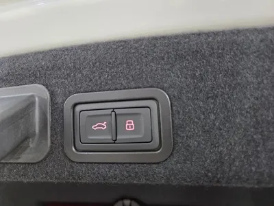 Audi A6 2018, 101714 км, за 9621.01 USD