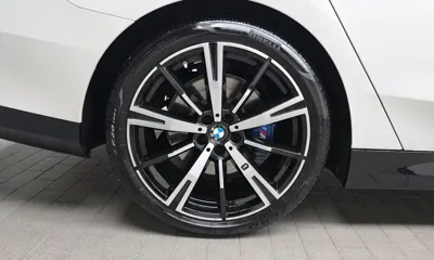 BMW 5-Series 2024, 22226 км, за 52551.6 USD