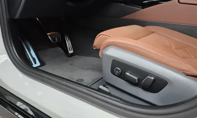 BMW 5-Series 2024, 22226 км, за 52185.9 USD - фото 30