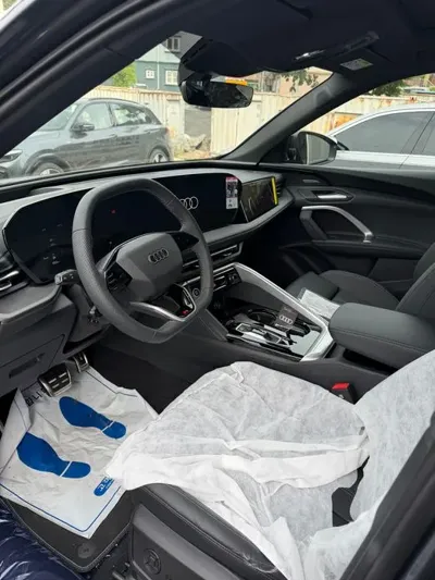 Audi Q5 2025, 1 км, за 53994.32 USD