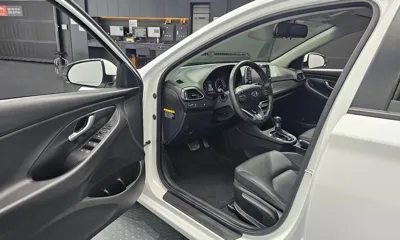 Hyundai i30 2018, 34287 км, за 7799.9 USD - фото 10