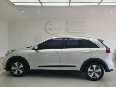 Kia Niro 2018, 103112 км, за 7814.02 USD