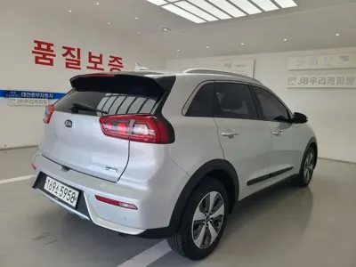 Kia Niro 2018, 103112 км, за 7814.02 USD - фото 7