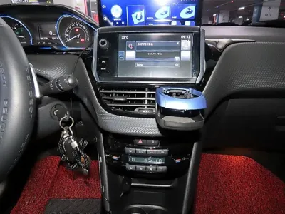Peugeot 2008 2015, 81726 км, за 2279.09 USD - фото 12