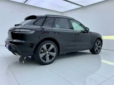 Porsche Macan 2024, 25000 км, за 52941.73 USD