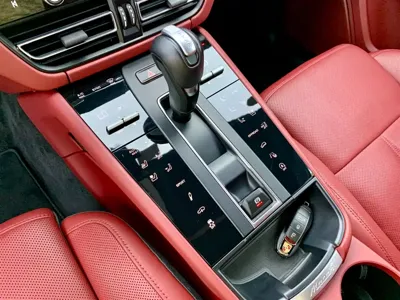 Porsche Macan 2024, 25000 км, за 52941.73 USD - фото 23