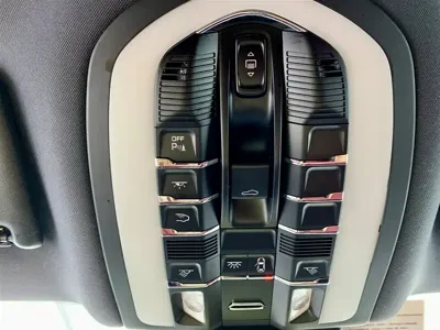 Porsche Macan 2024, 25000 км, за 52941.73 USD - фото 24
