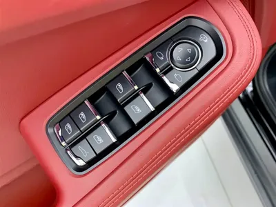 Porsche Macan 2024, 25000 км, за 52941.73 USD - фото 29
