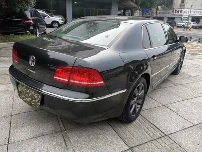 Volkswagen Phaeton 2011, 160000 км, за 8676.48 USD