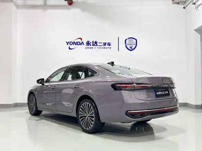 Volkswagen Passat 2024, 6899 км, за 22924.81 USD