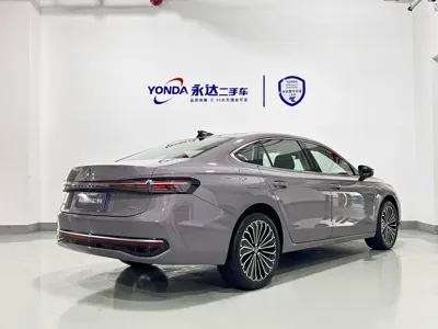 Volkswagen Passat 2024, 6899 км, за 22924.81 USD