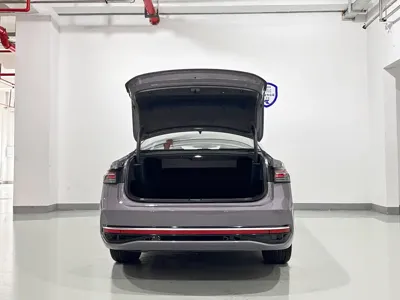 Volkswagen Passat 2024, 6899 км, за 22924.81 USD - фото 8