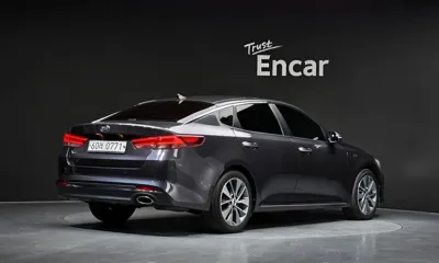 Kia K5 2016, 177287 км, за 4923.2 USD