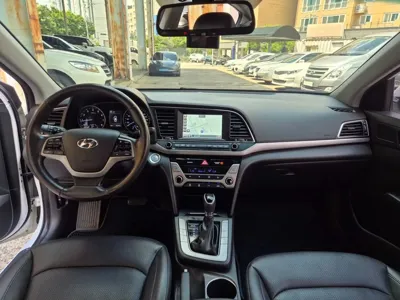 Hyundai Avante 2016, 65389 км, за 6498.62 USD - фото 7