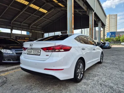 Hyundai Avante 2016, 65389 км, за 6498.62 USD - фото 17