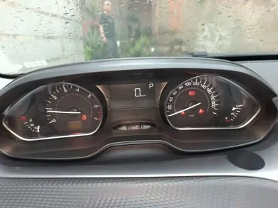Peugeot 2008 2016, 68400 км, за 3497.15 USD