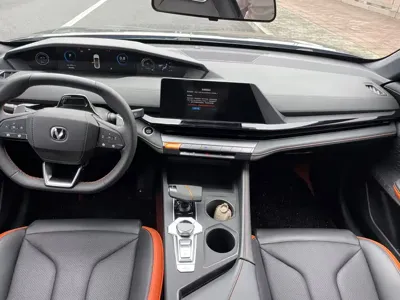 Changan UNI-V 2023, 30000 км, за 10152.07 USD