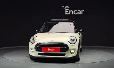 MINI Cooper 2016, 83882 км, за 5189.17 USD