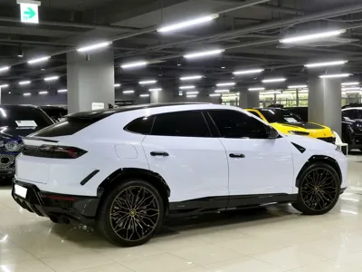 Lamborghini Urus 2025, 900 км, за 299245.64 USD