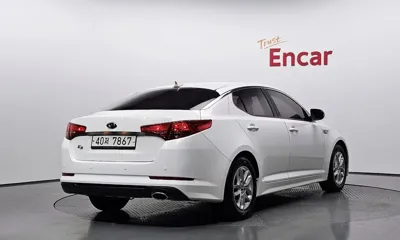 Kia K5 2011, 85034 км, за 2817.92 USD