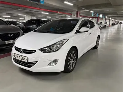 Hyundai Avante 2013, 167716 км, за 2335.42 USD
