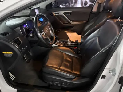 Hyundai Avante 2013, 167716 км, за 2335.42 USD