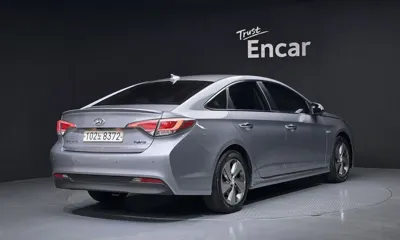Hyundai Sonata 2017, 170117 км, за 5584.08 USD