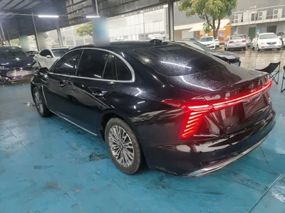 Hongqi H5 2024, 35400 км, за 14809 USD