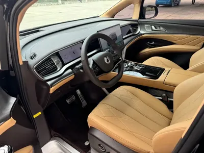 Denza Denza D9 2025, 13000 км, за 40464.19 USD