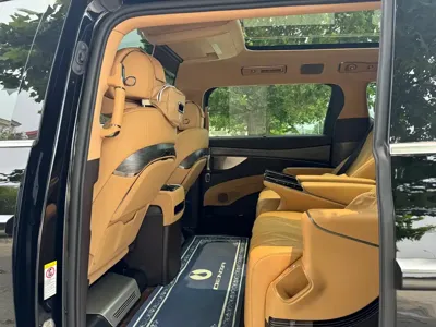 Denza Denza D9 2025, 13000 км, за 40464.19 USD