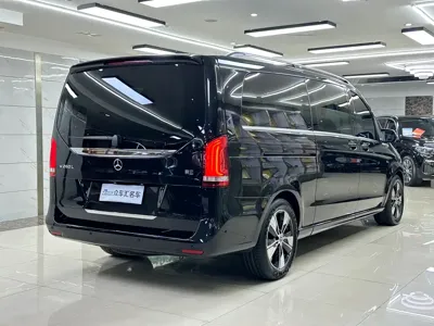 Mercedes-Benz V-Class 2023, 53000 км, за 40592.9 USD