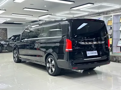 Mercedes-Benz V-Class 2023, 53000 км, за 40592.9 USD - фото 6