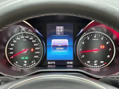 Mercedes-Benz V-Class 2023, 53000 км, за 40592.9 USD - фото 20