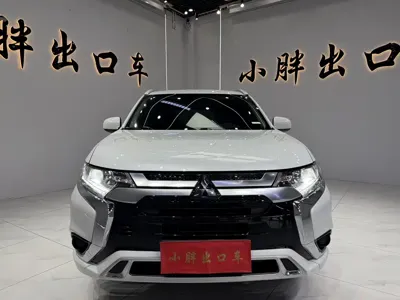 Mitsubishi Outlander · 2022 год