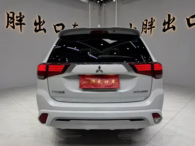 Mitsubishi Outlander 2022, 32000 км, за 16032.74 USD